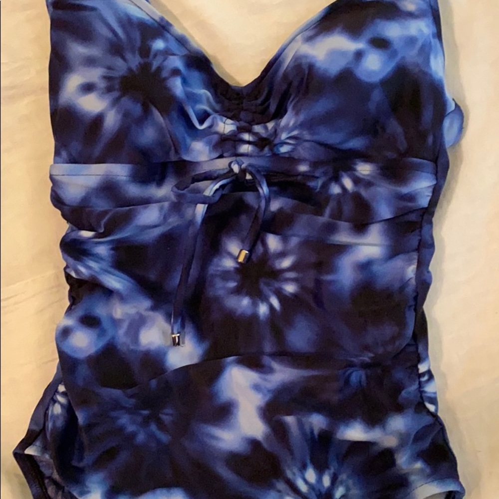 *** NWT Tie Front Tie Dye One Piece Swimsuit S
